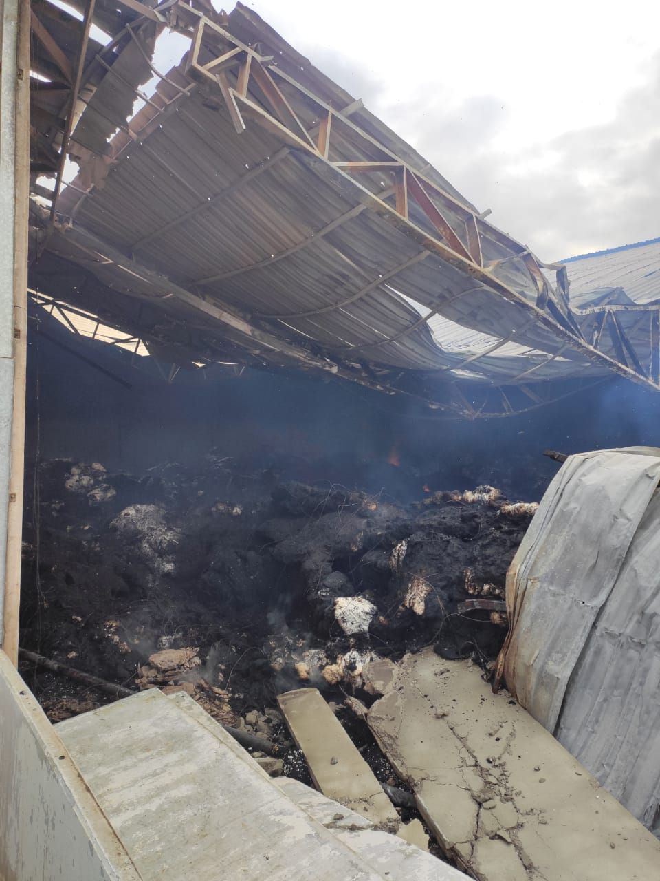 Incêndio de grandes proporções atinge Vargas Têxtil em Botuverá